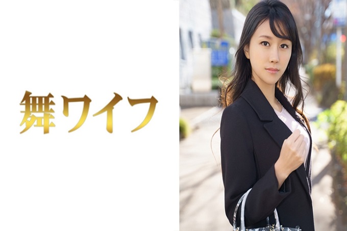 舞ワイフ 七尾あかり 对于主人的夜生活感到不满足,为了得到平时无法体会的快乐,她申请了出演。并且,进入饭店玩儿开始的话脸马上变成淫荡,高个子苗条的美体作出反应。
