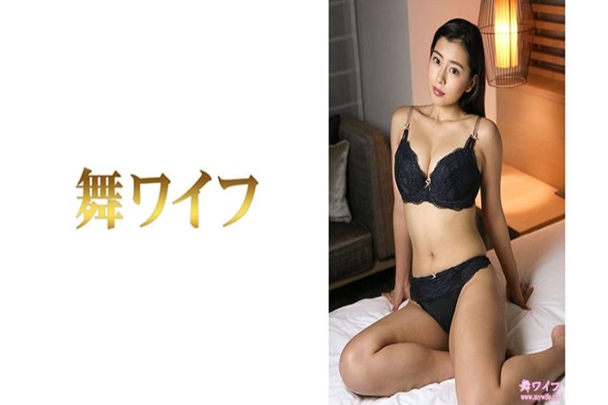 舞ワイフ 川畑エミリー 2 再次见到了散发着浓厚淫乱性交魅力。平日里的压力无论到什么时候都无法消除,而且一直在积累,半放弃打破和丈夫的现状的她。然后,今晚也一直在追求快乐,直到自己的心情散开为止…。