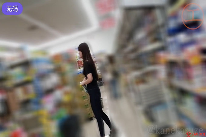 [FC2] 高挑美腿苗条少妇被丑男入侵精液深入阴道