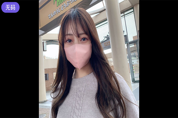 [FC2] 20岁性感美女手捧鸡巴表情猥琐 白皙丰满美乳